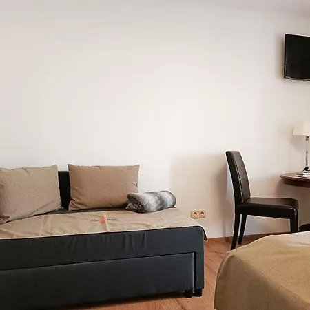 Cityhotel Junger Fuchs Otel *