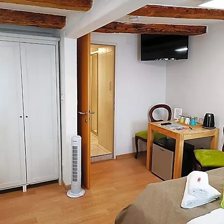Cityhotel Junger Fuchs מלון